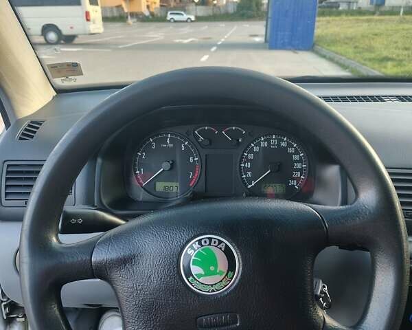 Серый Шкода Октавия, объемом двигателя 1.6 л и пробегом 225 тыс. км за 3800 $, фото 5 на Automoto.ua