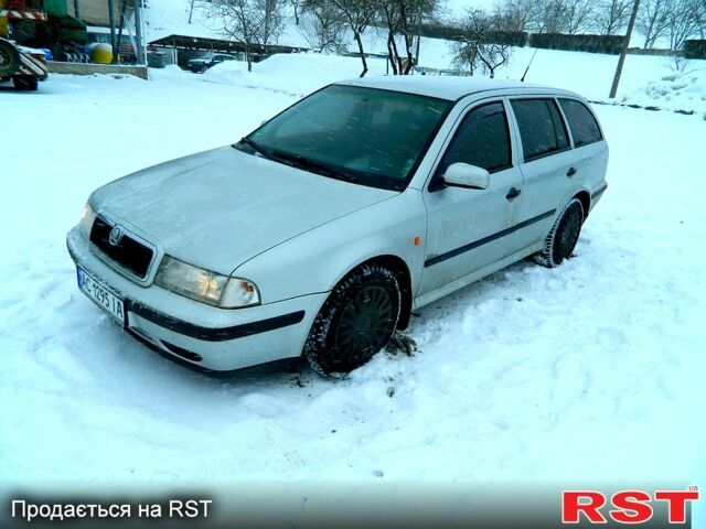 Серый Шкода Октавия, объемом двигателя 1.6 л и пробегом 263 тыс. км за 3815 $, фото 2 на Automoto.ua