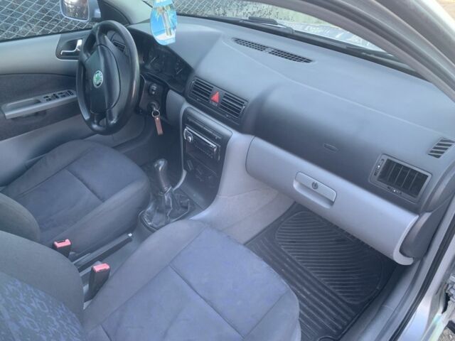 Серый Шкода Октавия, объемом двигателя 1.6 л и пробегом 264 тыс. км за 3900 $, фото 6 на Automoto.ua