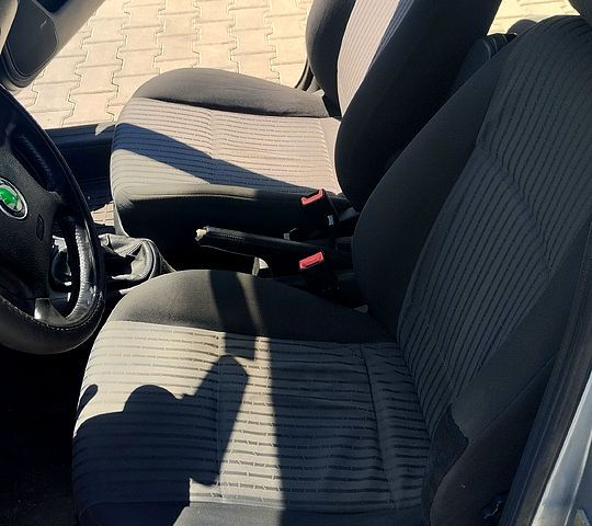 Сірий Шкода Октавія, об'ємом двигуна 1.6 л та пробігом 280 тис. км за 4800 $, фото 6 на Automoto.ua