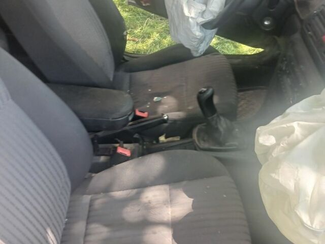 Сірий Шкода Октавія, об'ємом двигуна 1.6 л та пробігом 146 тис. км за 1200 $, фото 7 на Automoto.ua