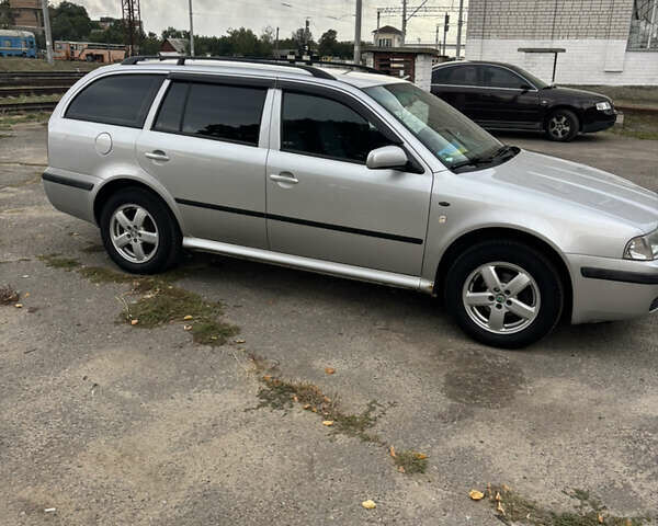 Серый Шкода Октавия, объемом двигателя 1.6 л и пробегом 305 тыс. км за 4500 $, фото 3 на Automoto.ua
