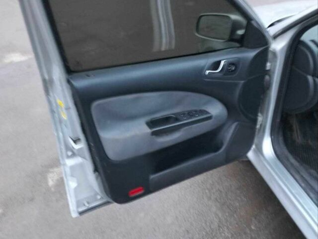 Серый Шкода Октавия, объемом двигателя 2 л и пробегом 257 тыс. км за 4000 $, фото 11 на Automoto.ua