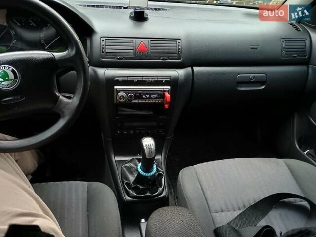 Серый Шкода Октавия, объемом двигателя 1.8 л и пробегом 258 тыс. км за 4300 $, фото 4 на Automoto.ua