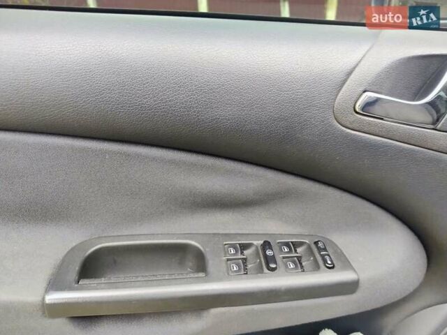 Серый Шкода Октавия, объемом двигателя 1.78 л и пробегом 328 тыс. км за 4444 $, фото 17 на Automoto.ua