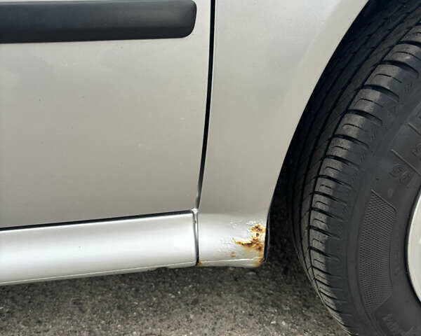 Серый Шкода Октавия, объемом двигателя 1.6 л и пробегом 305 тыс. км за 4500 $, фото 13 на Automoto.ua