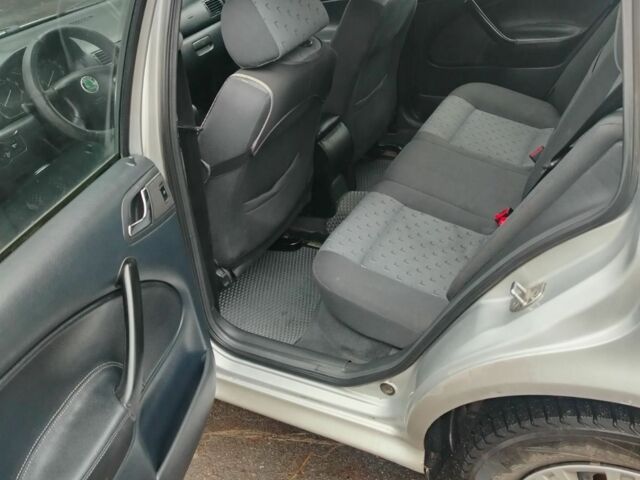 Сірий Шкода Октавія, об'ємом двигуна 1.6 л та пробігом 300 тис. км за 4500 $, фото 5 на Automoto.ua