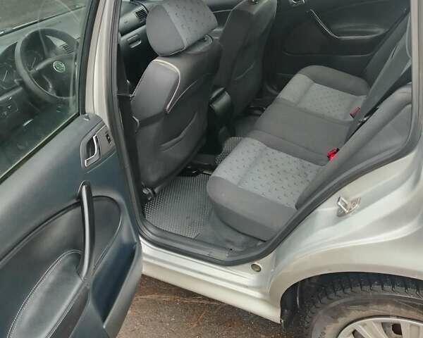 Сірий Шкода Октавія, об'ємом двигуна 1.6 л та пробігом 300 тис. км за 4400 $, фото 6 на Automoto.ua