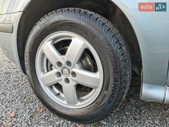 Серый Шкода Октавия, объемом двигателя 1.6 л и пробегом 236 тыс. км за 5300 $, фото 25 на Automoto.ua