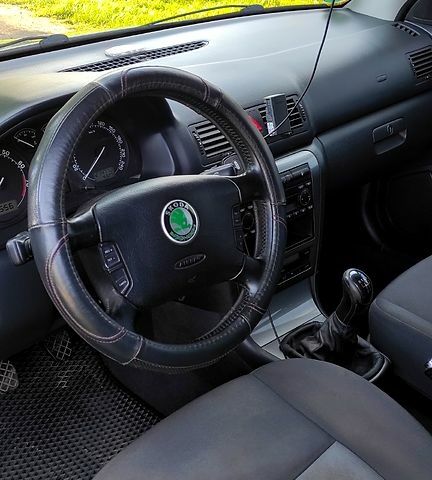 Серый Шкода Октавия, объемом двигателя 1.6 л и пробегом 274 тыс. км за 5350 $, фото 6 на Automoto.ua