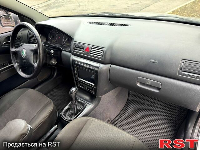 Серый Шкода Октавия, объемом двигателя 2 л и пробегом 265 тыс. км за 3900 $, фото 10 на Automoto.ua