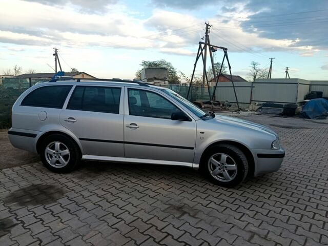 Серый Шкода Октавия, объемом двигателя 2 л и пробегом 250 тыс. км за 3000 $, фото 7 на Automoto.ua