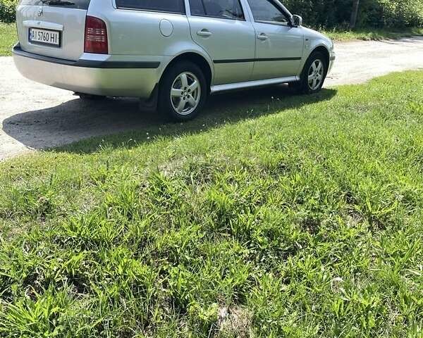 Серый Шкода Октавия, объемом двигателя 1.6 л и пробегом 350 тыс. км за 3700 $, фото 2 на Automoto.ua