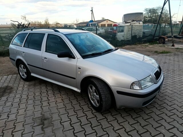 Серый Шкода Октавия, объемом двигателя 2 л и пробегом 250 тыс. км за 3000 $, фото 1 на Automoto.ua