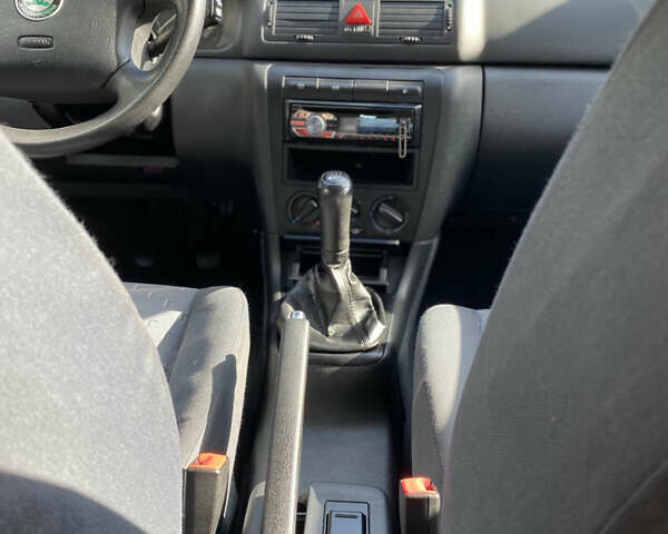 Серый Шкода Октавия, объемом двигателя 1.6 л и пробегом 232 тыс. км за 4250 $, фото 24 на Automoto.ua