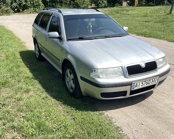 Серый Шкода Октавия, объемом двигателя 1.6 л и пробегом 350 тыс. км за 3700 $, фото 1 на Automoto.ua