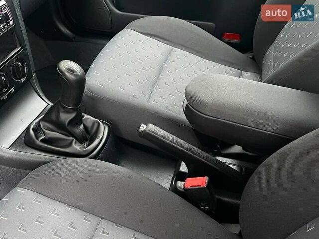 Серый Шкода Октавия, объемом двигателя 1.6 л и пробегом 174 тыс. км за 5399 $, фото 41 на Automoto.ua