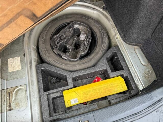 Серый Шкода Октавия, объемом двигателя 1.9 л и пробегом 300 тыс. км за 2250 $, фото 13 на Automoto.ua