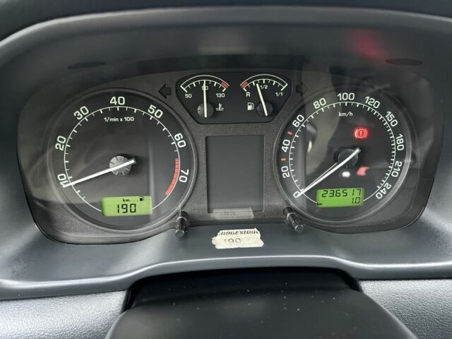 Серый Шкода Октавия, объемом двигателя 1.6 л и пробегом 236 тыс. км за 4300 $, фото 20 на Automoto.ua