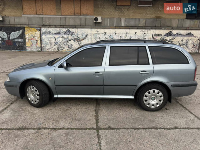 Серый Шкода Октавия, объемом двигателя 1.6 л и пробегом 226 тыс. км за 4850 $, фото 1 на Automoto.ua