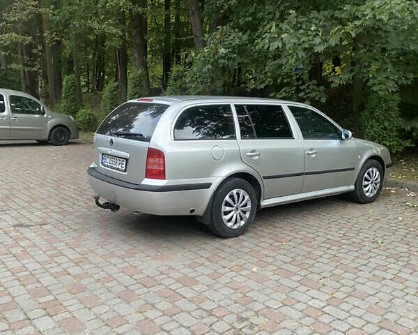 Серый Шкода Октавия, объемом двигателя 1.6 л и пробегом 300 тыс. км за 3750 $, фото 2 на Automoto.ua