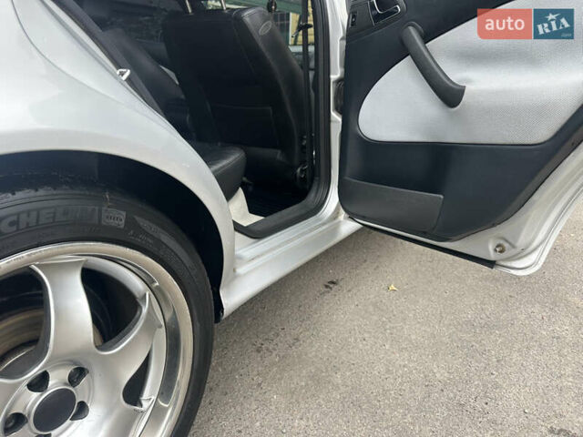 Серый Шкода Октавия, объемом двигателя 1.8 л и пробегом 175 тыс. км за 5600 $, фото 7 на Automoto.ua