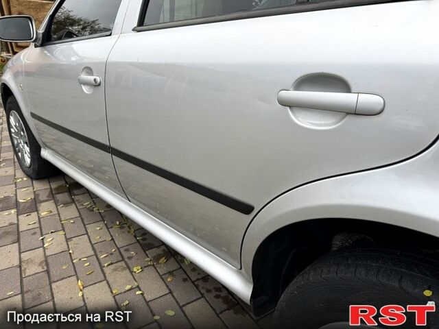 Серый Шкода Октавия, объемом двигателя 2 л и пробегом 265 тыс. км за 3900 $, фото 6 на Automoto.ua