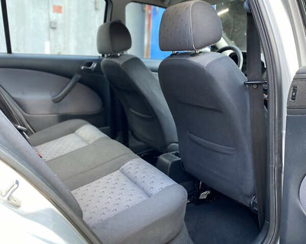 Серый Шкода Октавия, объемом двигателя 1.6 л и пробегом 232 тыс. км за 4250 $, фото 26 на Automoto.ua