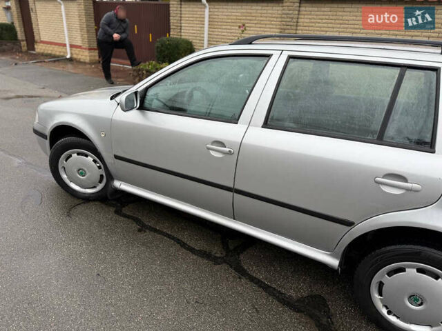 Серый Шкода Октавия, объемом двигателя 1.9 л и пробегом 300 тыс. км за 2250 $, фото 4 на Automoto.ua