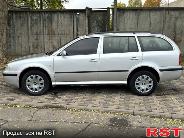 Серый Шкода Октавия, объемом двигателя 2 л и пробегом 265 тыс. км за 3900 $, фото 2 на Automoto.ua