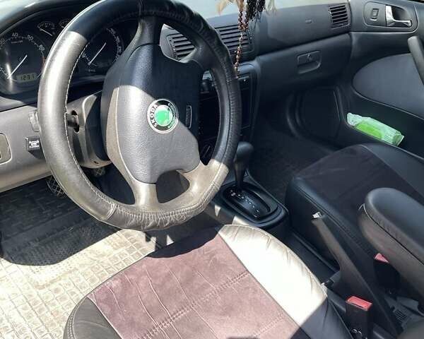 Серый Шкода Октавия, объемом двигателя 1.6 л и пробегом 350 тыс. км за 3700 $, фото 5 на Automoto.ua