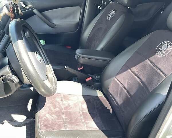 Серый Шкода Октавия, объемом двигателя 1.6 л и пробегом 350 тыс. км за 3700 $, фото 6 на Automoto.ua