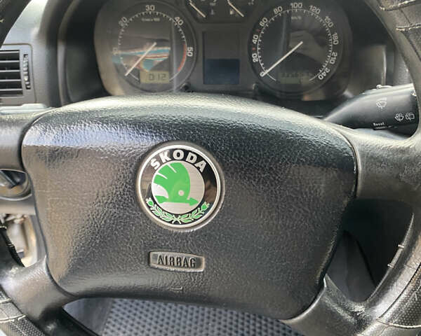 Серый Шкода Октавия, объемом двигателя 1.9 л и пробегом 229 тыс. км за 3000 $, фото 3 на Automoto.ua