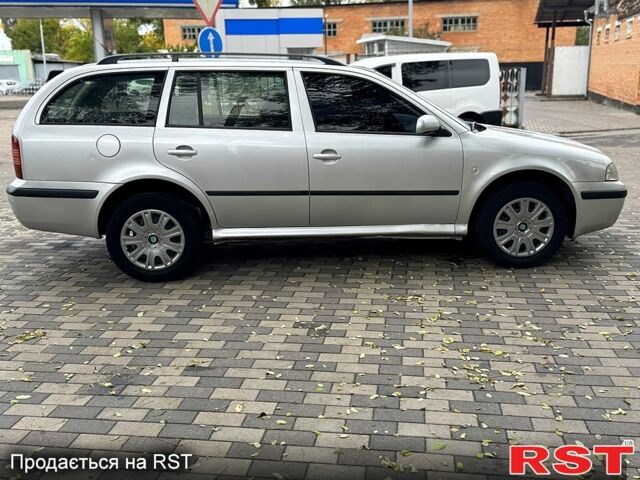 Серый Шкода Октавия, объемом двигателя 2 л и пробегом 265 тыс. км за 3900 $, фото 3 на Automoto.ua