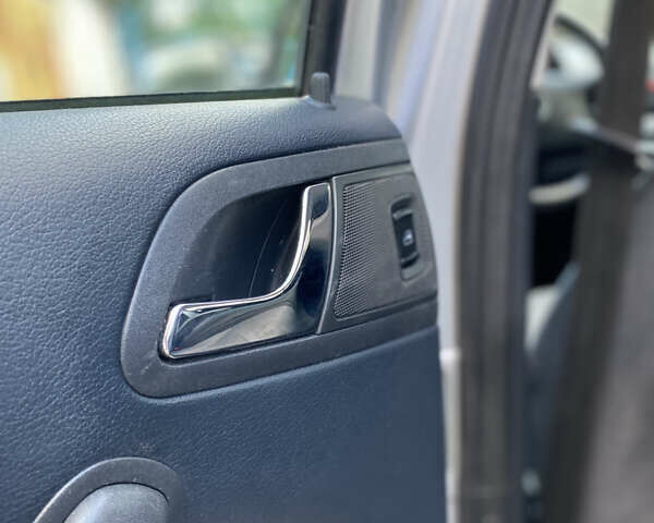 Серый Шкода Октавия, объемом двигателя 1.6 л и пробегом 232 тыс. км за 4250 $, фото 18 на Automoto.ua