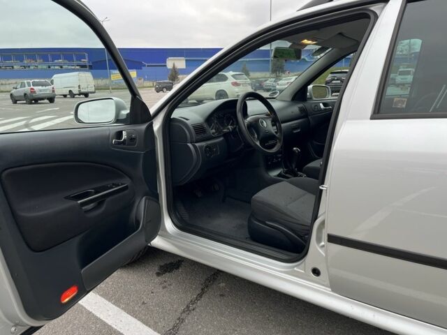 Серый Шкода Октавия, объемом двигателя 1.6 л и пробегом 236 тыс. км за 4300 $, фото 9 на Automoto.ua