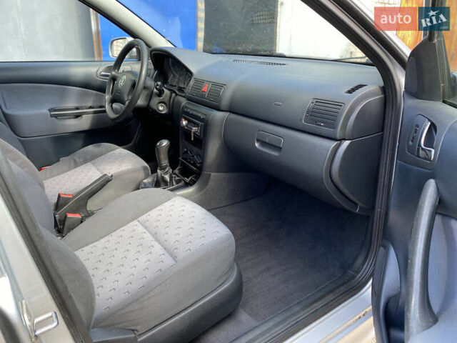 Серый Шкода Октавия, объемом двигателя 1.6 л и пробегом 232 тыс. км за 4250 $, фото 27 на Automoto.ua