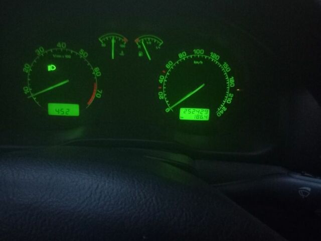 Серый Шкода Октавия, объемом двигателя 1 л и пробегом 253 тыс. км за 4401 $, фото 11 на Automoto.ua