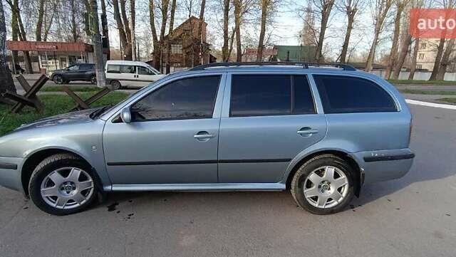 Серый Шкода Октавия, объемом двигателя 1.6 л и пробегом 249 тыс. км за 4750 $, фото 2 на Automoto.ua