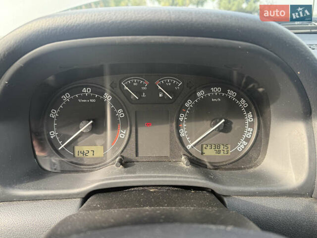 Серый Шкода Октавия, объемом двигателя 1.6 л и пробегом 230 тыс. км за 4700 $, фото 9 на Automoto.ua