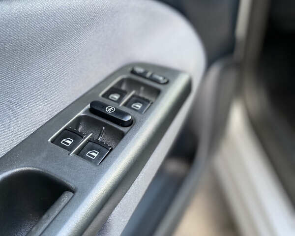 Серый Шкода Октавия, объемом двигателя 1.6 л и пробегом 232 тыс. км за 4250 $, фото 14 на Automoto.ua