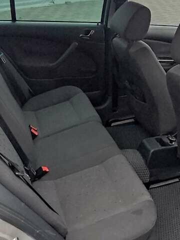 Серый Шкода Октавия, объемом двигателя 1.6 л и пробегом 220 тыс. км за 4350 $, фото 6 на Automoto.ua