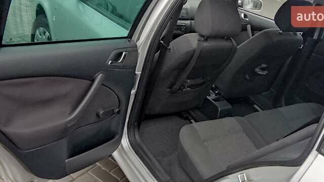 Серый Шкода Октавия, объемом двигателя 1.6 л и пробегом 220 тыс. км за 4350 $, фото 11 на Automoto.ua