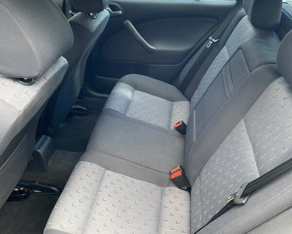 Серый Шкода Октавия, объемом двигателя 1.6 л и пробегом 253 тыс. км за 4500 $, фото 10 на Automoto.ua