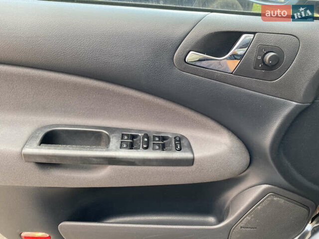 Серый Шкода Октавия, объемом двигателя 1.6 л и пробегом 253 тыс. км за 4500 $, фото 14 на Automoto.ua