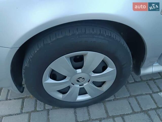 Серый Шкода Октавия, объемом двигателя 1.6 л и пробегом 217 тыс. км за 5000 $, фото 1 на Automoto.ua