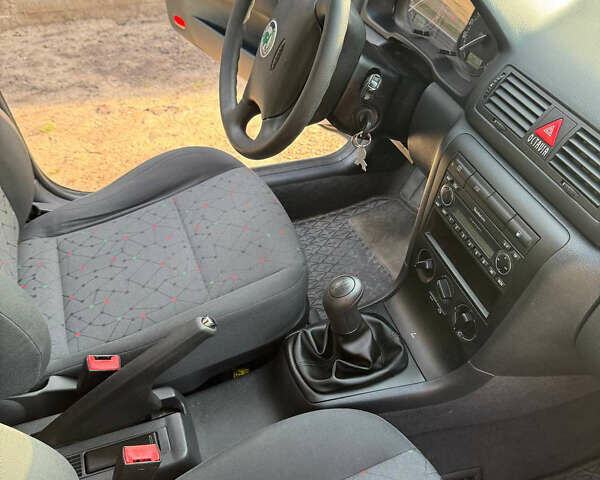 Серый Шкода Октавия, объемом двигателя 1.6 л и пробегом 259 тыс. км за 5400 $, фото 29 на Automoto.ua
