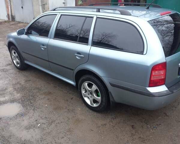 Серый Шкода Октавия, объемом двигателя 1.6 л и пробегом 230 тыс. км за 6500 $, фото 2 на Automoto.ua