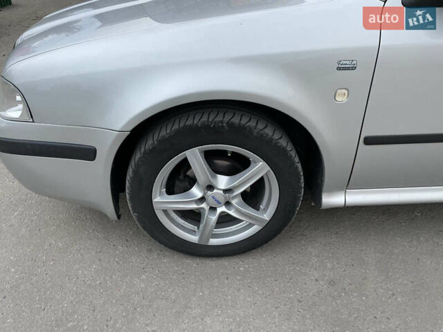 Серый Шкода Октавия, объемом двигателя 1.6 л и пробегом 271 тыс. км за 4800 $, фото 2 на Automoto.ua