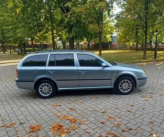 Сірий Шкода Октавія, об'ємом двигуна 1.6 л та пробігом 264 тис. км за 4500 $, фото 6 на Automoto.ua